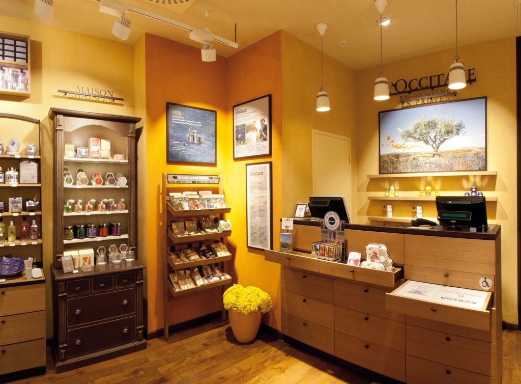 LOCCITANE_CONCEPT2014_caisse-cmjn-1